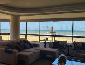 Apartamento à Beira Mar